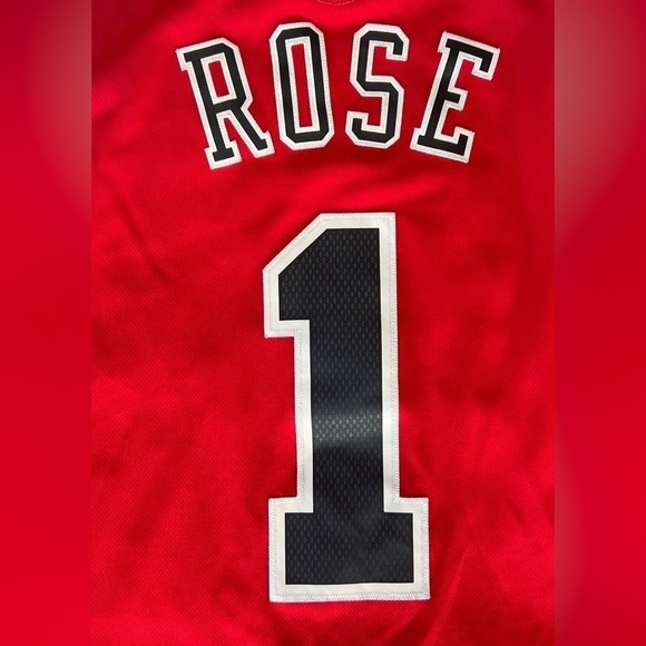 Derrick Rose Chicago Bulls 
Classic Red Adidas Jersey - Picture 4 of 13